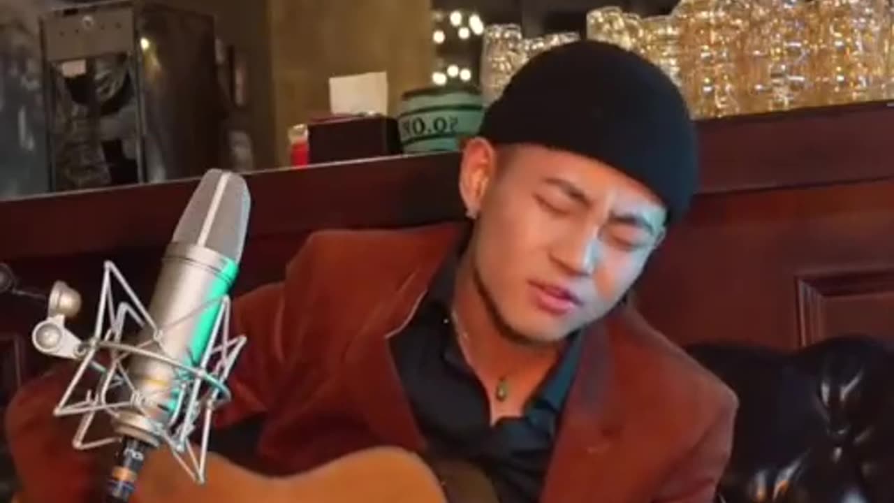 20220327文贵先生直播： #才旺罗布 遇害前一天跟七哥联系说：“七哥我做了一个梦，梦见和你见面，你穿着长袍，我们一起吃西藏的糍粑。我想把我风筝那根线给烧了”