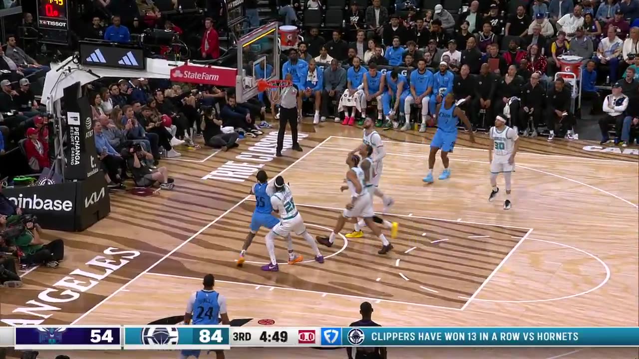 NBA Kawhi doin Kawhi things on both ends ๐๏ธ