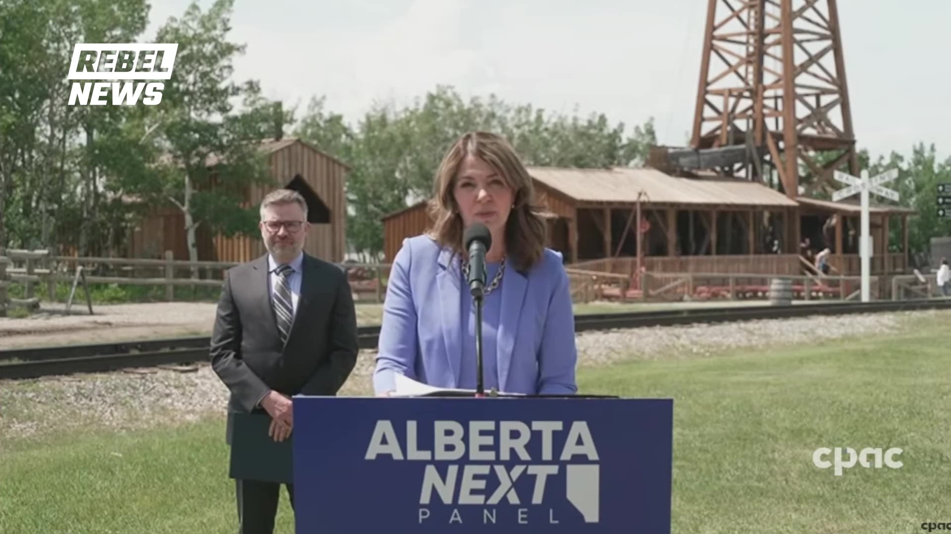 Danielle Smith announces Alberta Next Panel to discuss provinces future