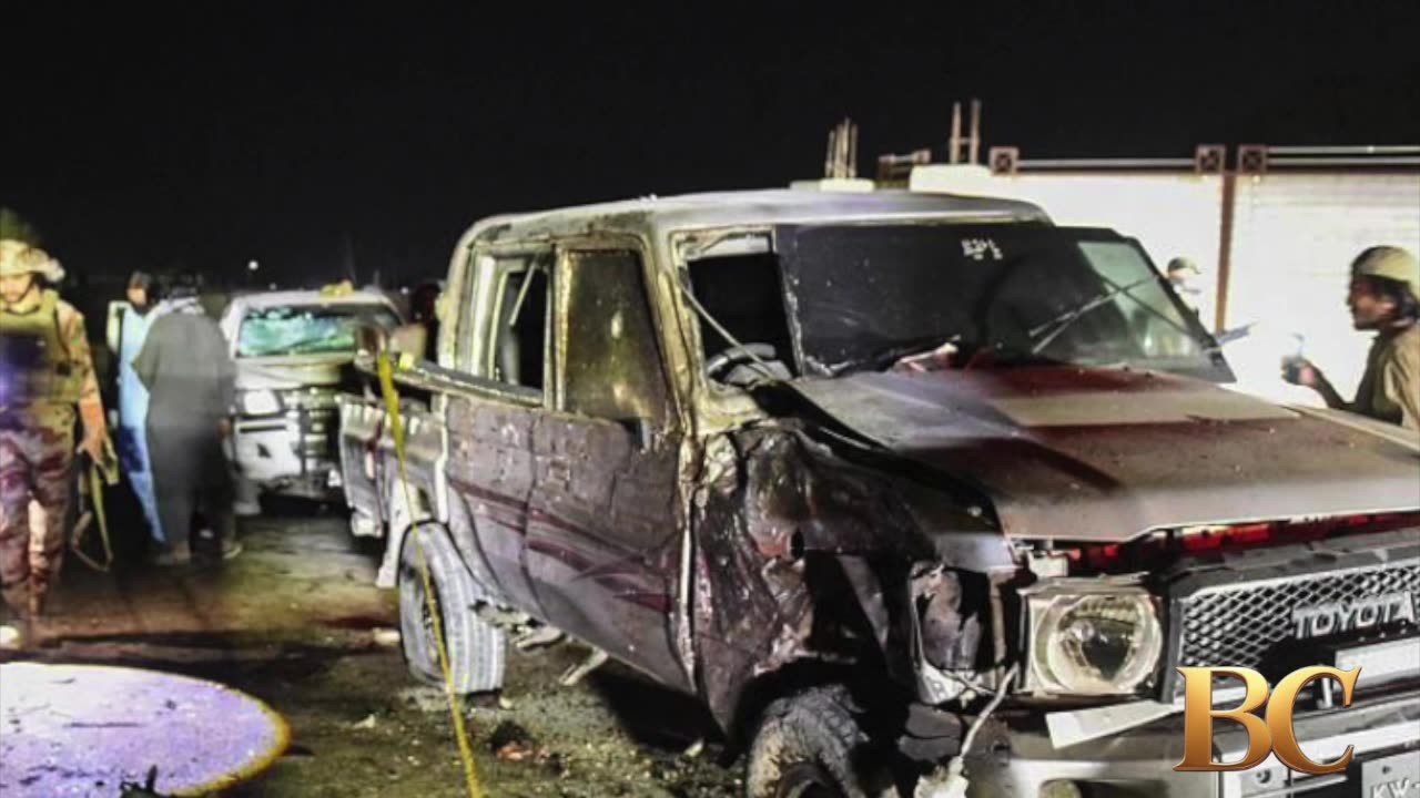 Bomb blast kills 15 near political rally in Pakistan