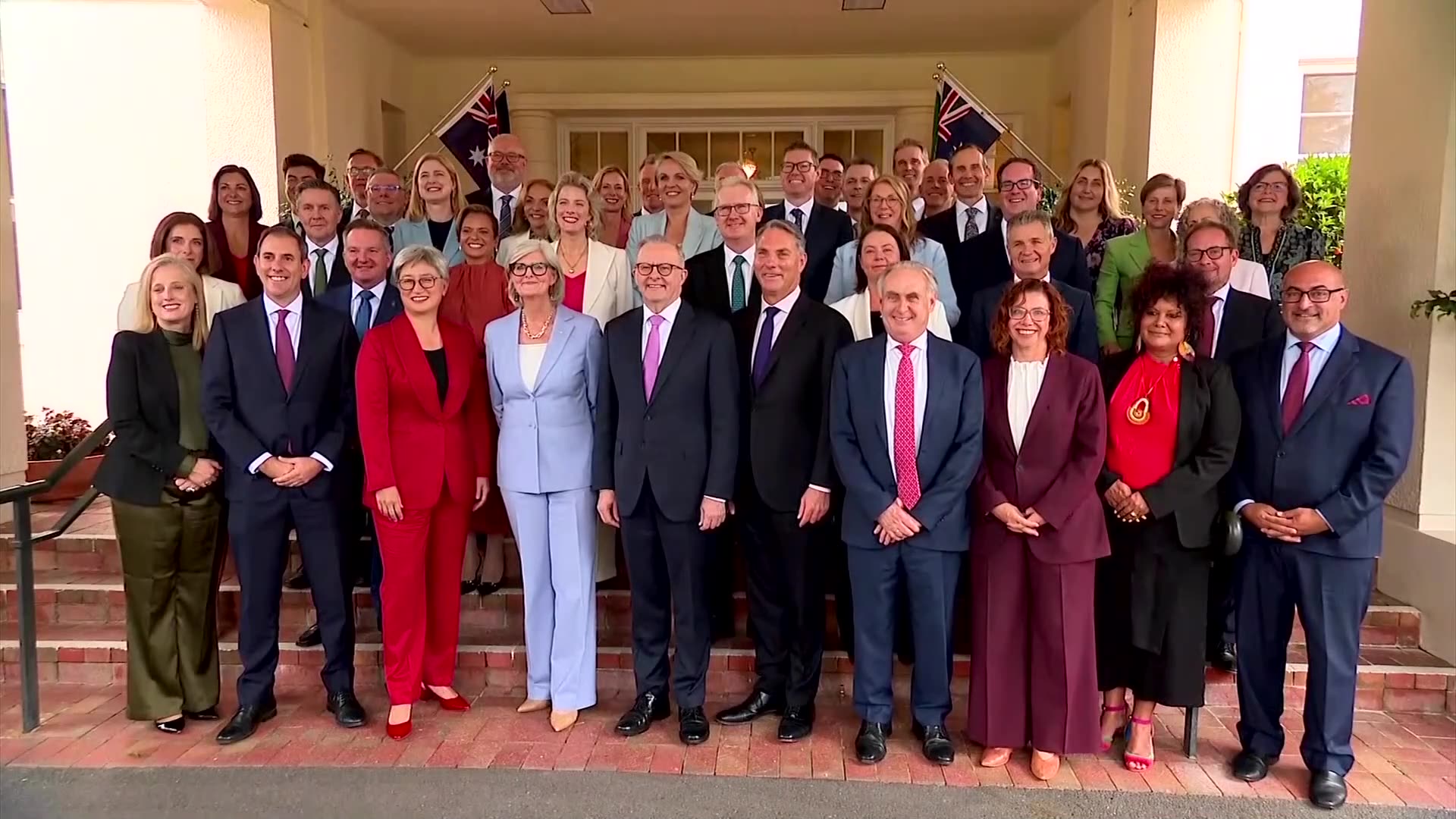 Australias Albanese Labor government sworn in for second term