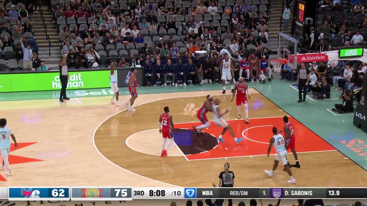 NBA - CP33333 Chris Paul is a perfect 5-5 from beyond the arc tonight ๐ฅ