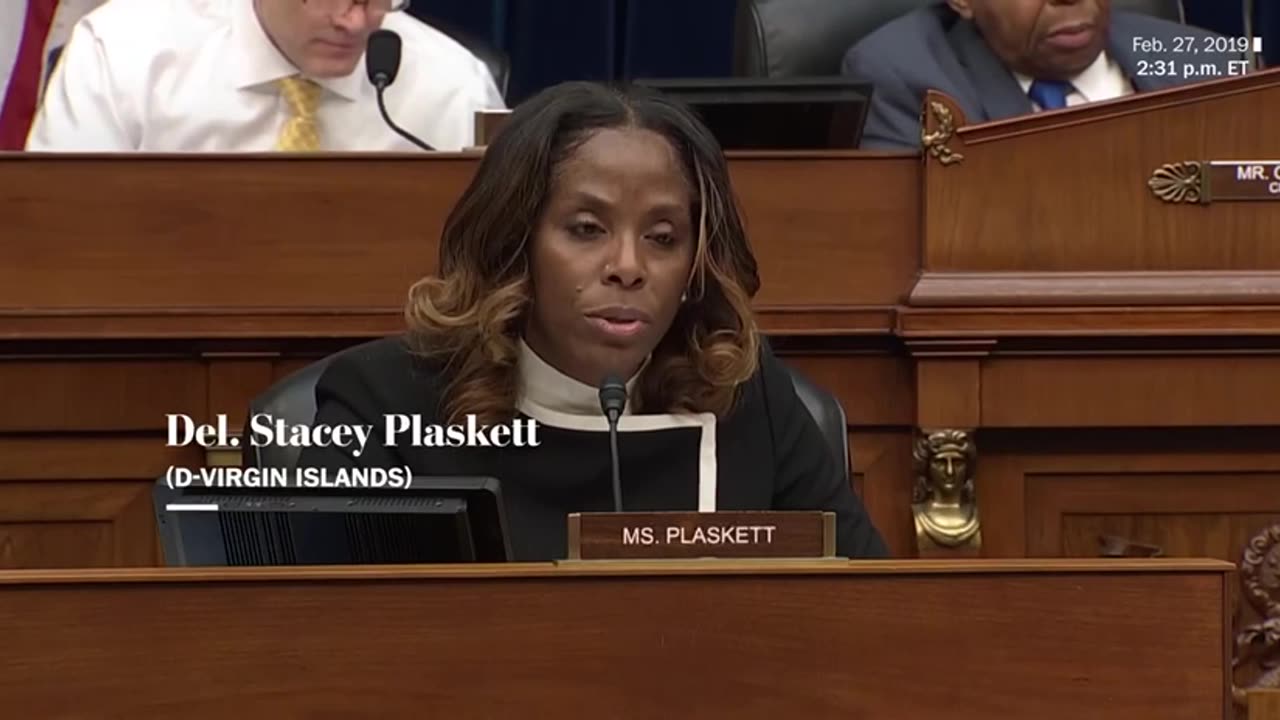 Epstein appeared to text with Del. Stacey Plaskett during Michael Cohens 2019 congressional hearing