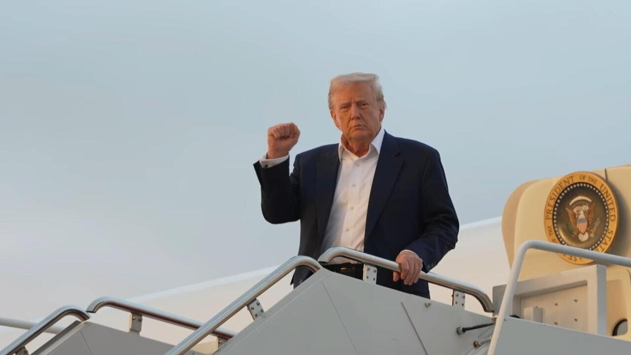 President Trump says I dont know when asked if he needs to uphold the Constitution