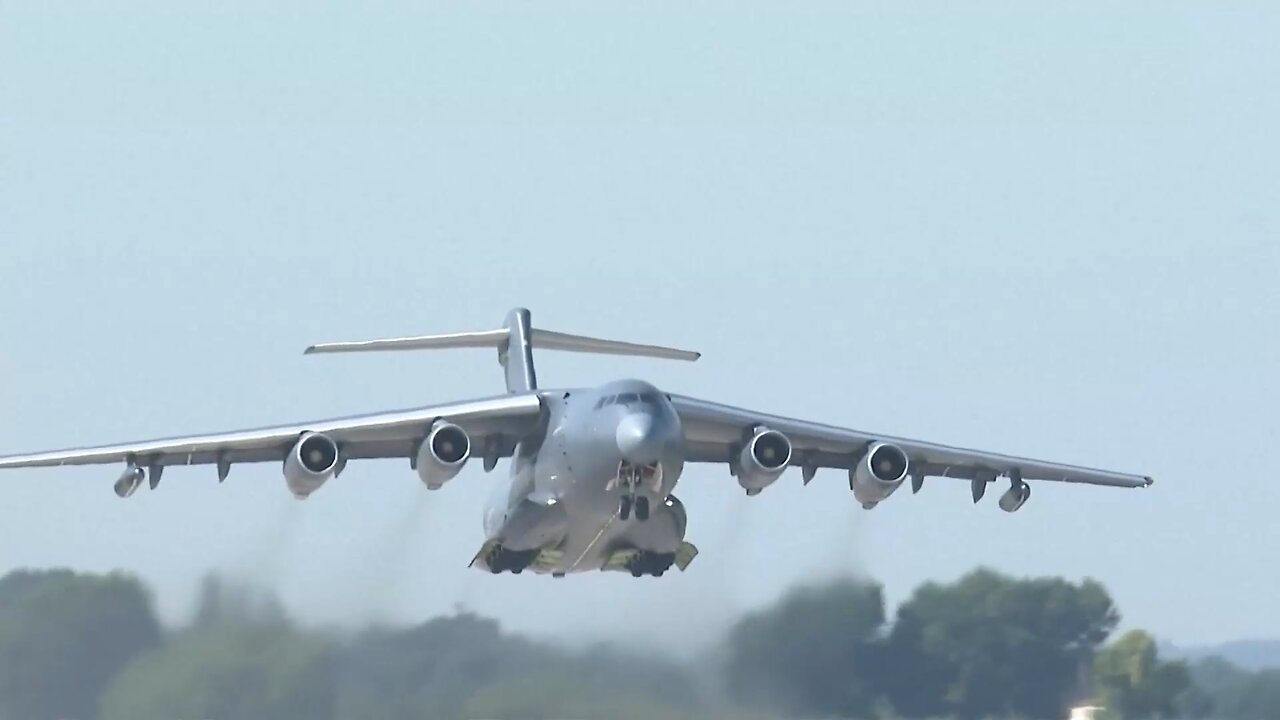 China muestra sus capacidades aéreas en deslumbrante exhibición