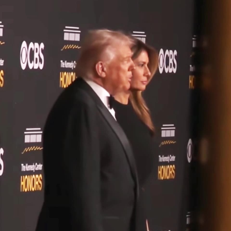 LOOK AT THAT HANDSOME PRESIDENT!!!😎🇺🇸😍😍😍
