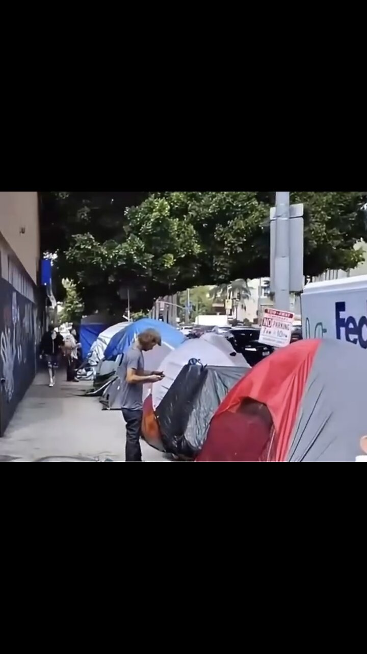 WALKING ON SUNSET BOULEVARD🚏⛺️🚶🏻📸STREETS IN LOS ANGELES🏢⛺️🧎♀️💫