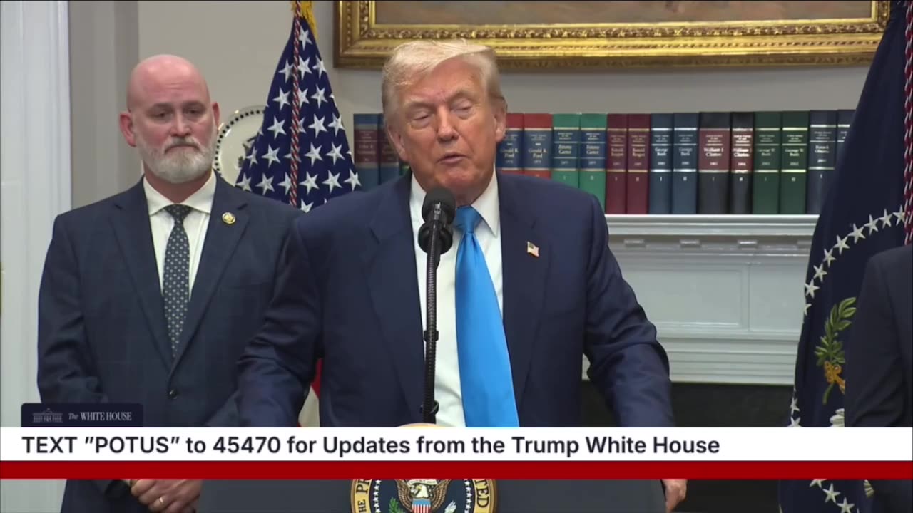 Scam! Confused Trump rants about Epstein when asked Russiagate question