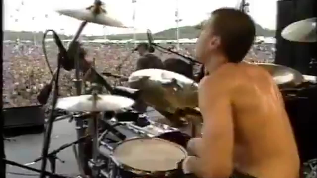 Rage Against The Machine performing Killing In The Name live at PinkPop 1993.