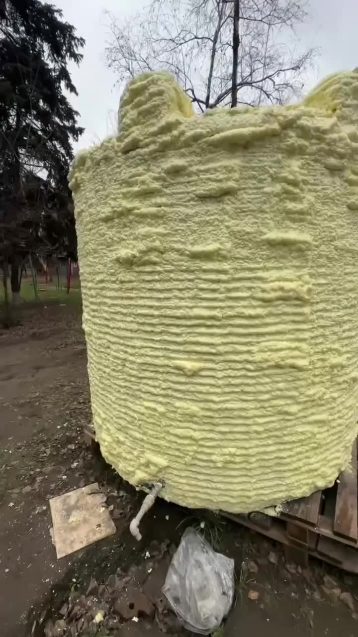 Look, a barrel of water! Its insulated with foam. Do you think it will help in our cold weather?