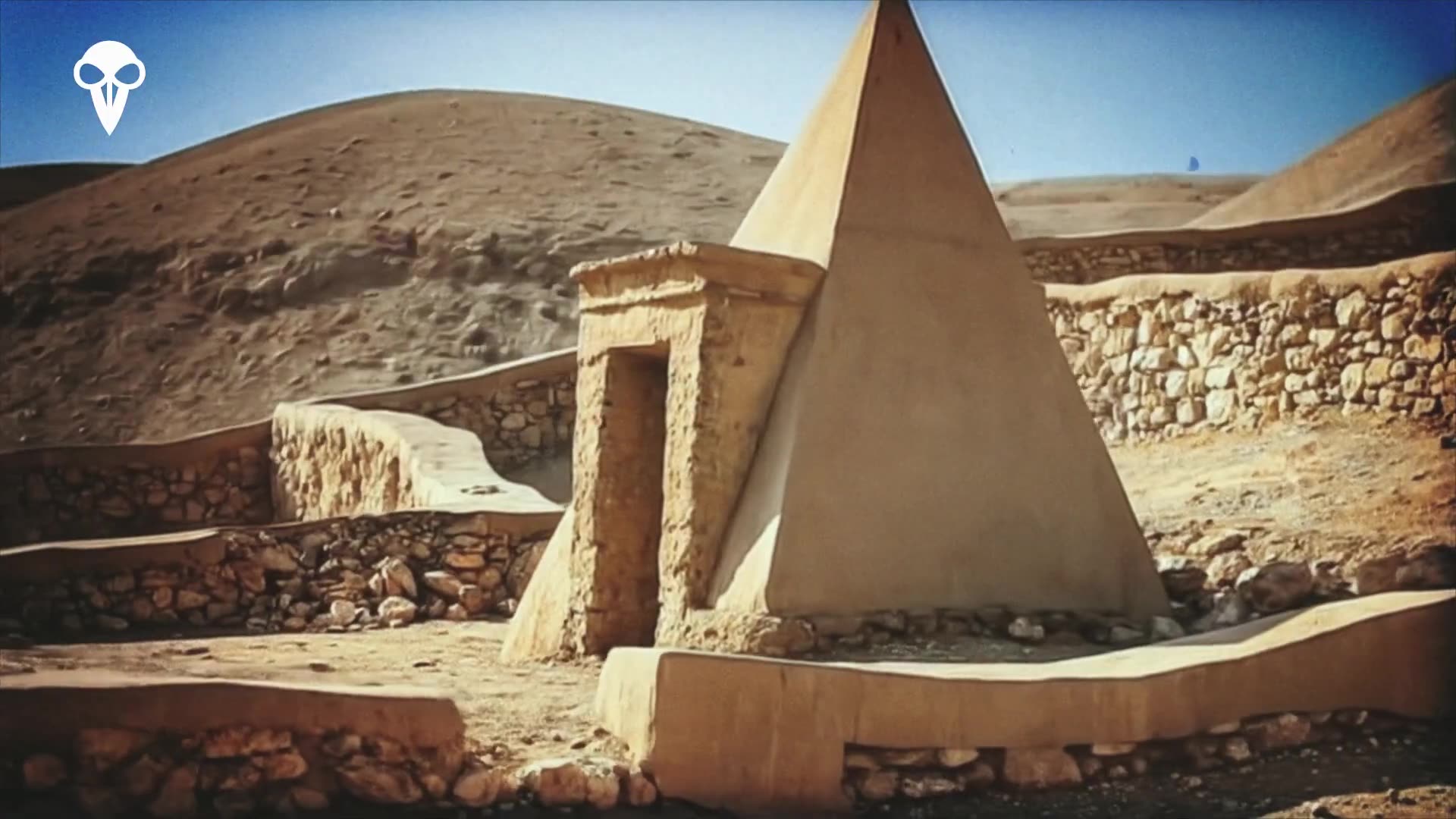 The Theory That Proves Pharaohs Didnt Build the Pyramids