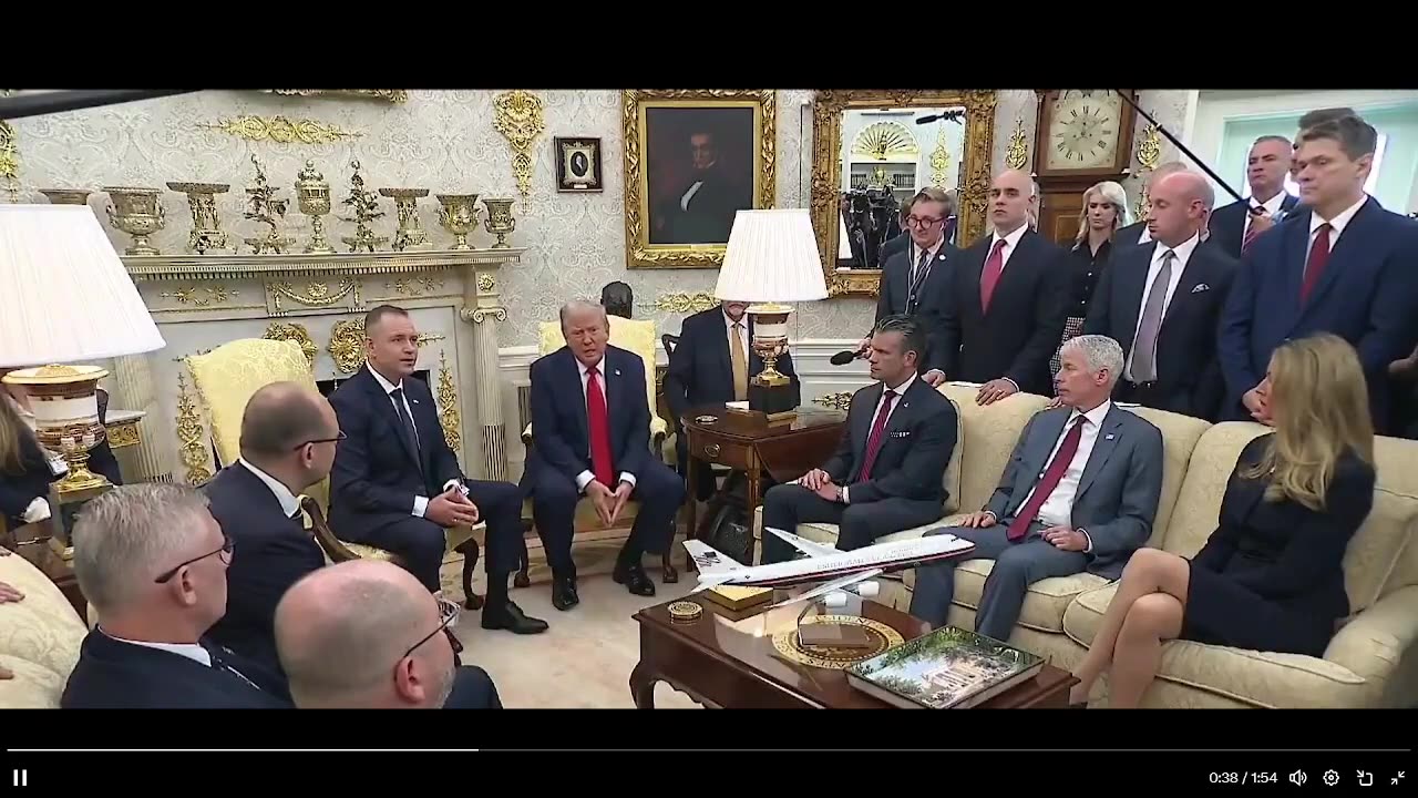 🚨Tổng thống Trump đã gây chấn động khi tuyên bố thuế quan có thể thay thế THUẾ THU NHẬP LIÊN BANG.