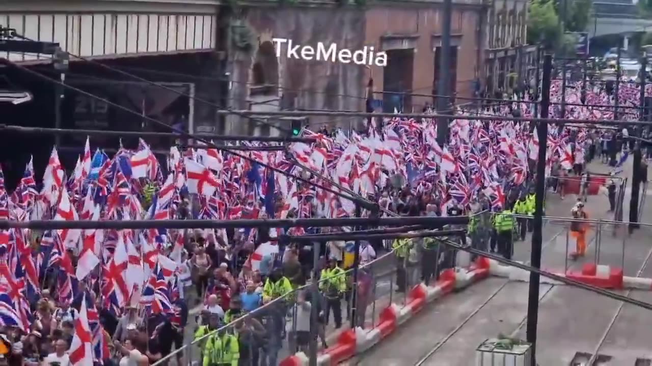 The police are starting to realise that they are outnumbered by the peasants