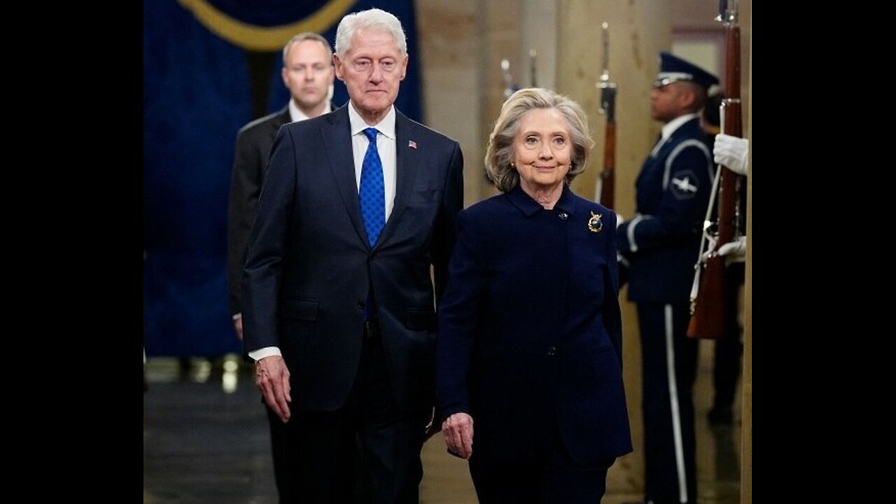 CNN Clintons Honored Maxwell at 13 Gala After Allegations