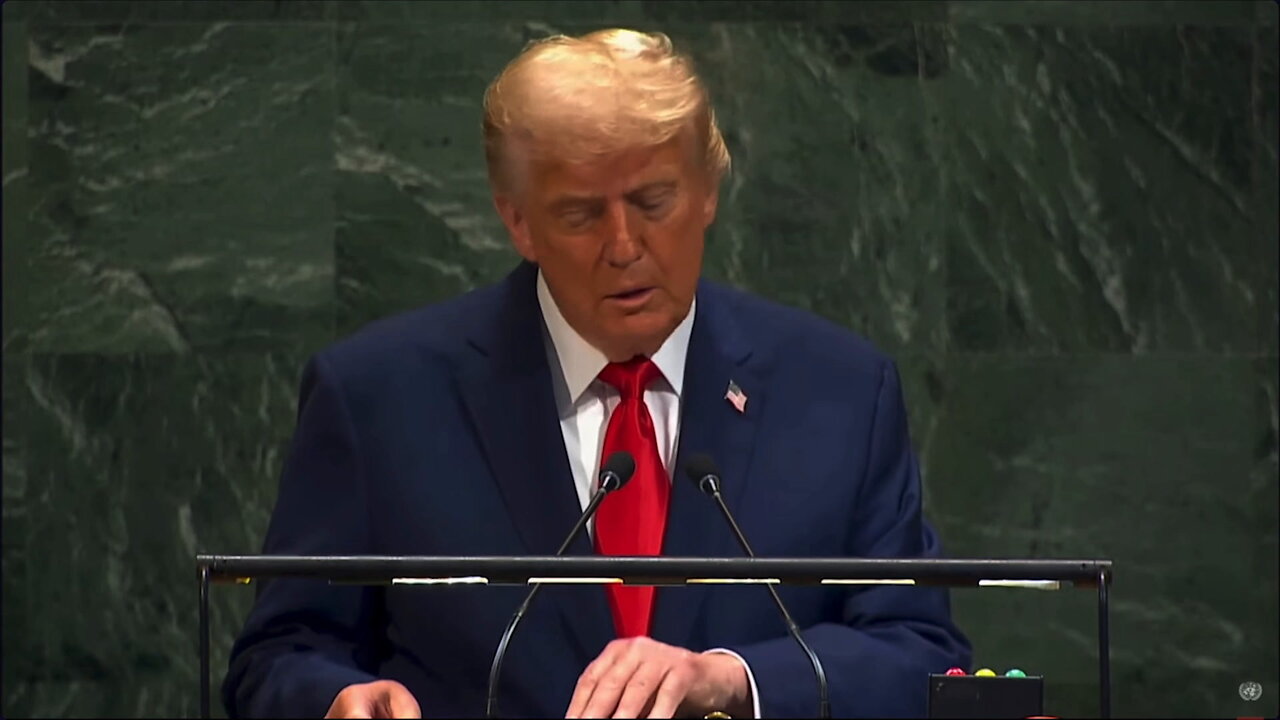 Trump jokes teleprompter operator is in big trouble after it breaks at UN General Assembly