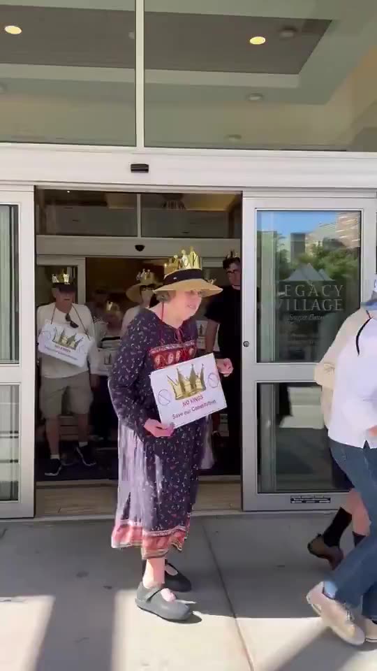 Democrats are bringing out their heavy hitters for today’s “No Kings” protest