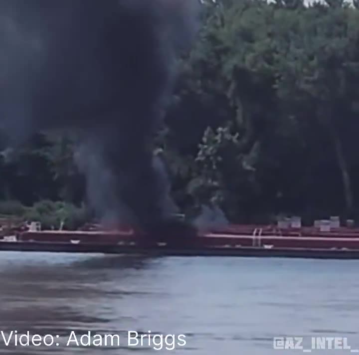 At least 2 people killed after helicopter crashes into barge at Mississippi River near West Alton