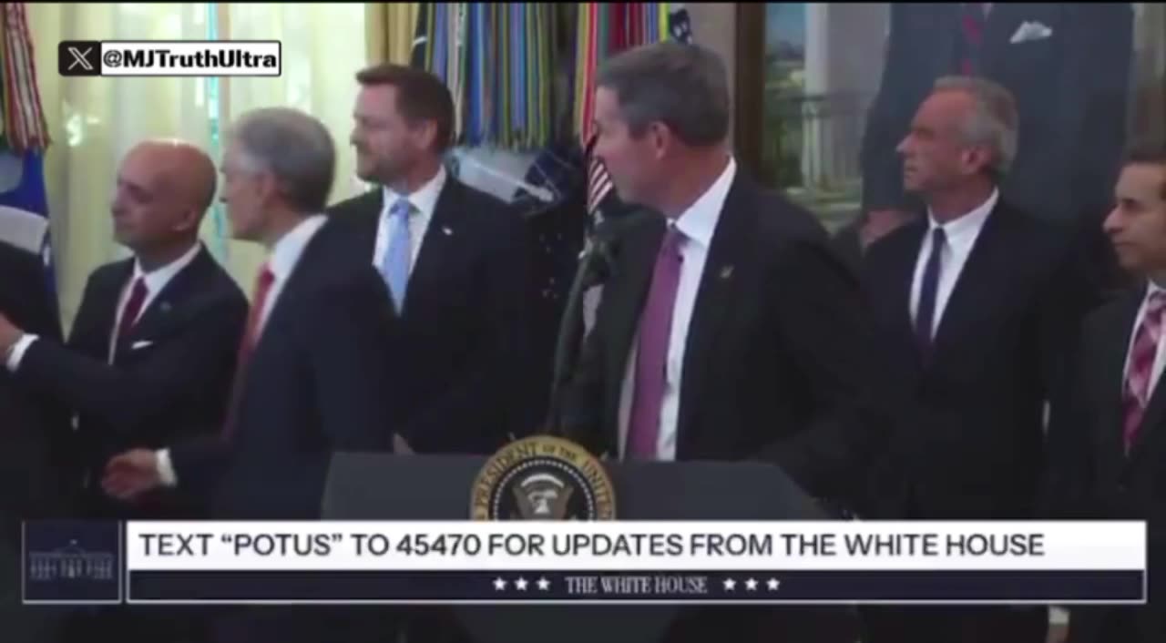 A man just collapsed behind President Trump
