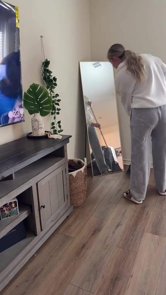 American Lady Shows off Beauty in Style Ep 1