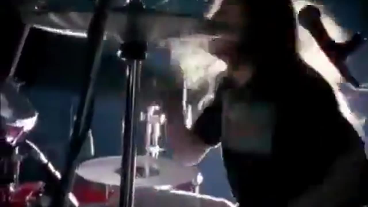 Nirvana performing Aneurysm Live At The Paramount, Seattle (1991)