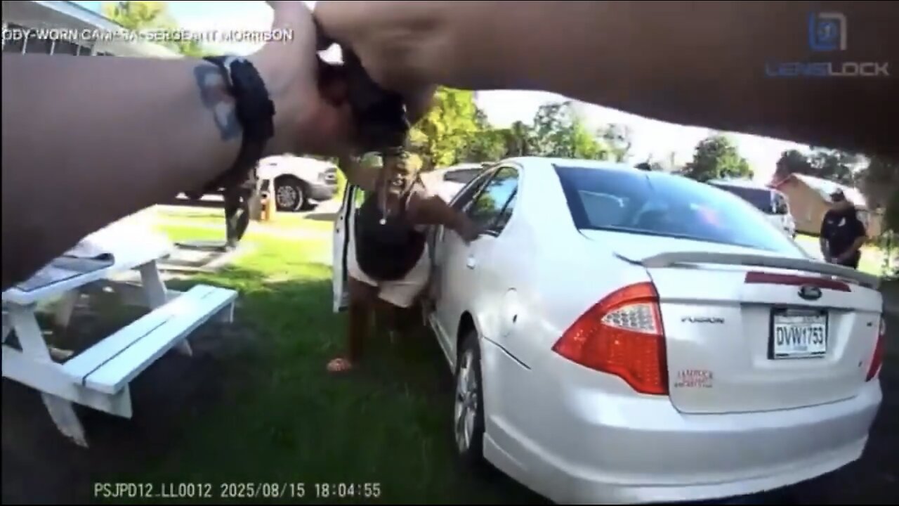 POLICE ENCOUNTERS👮🏻♀️🚨🚗🧟♀️🔪👮♂️📸CRAZY WOMAN WITH 16-INCH KNIFE👮🧟♀️🔪💥👮♂️🚔💫