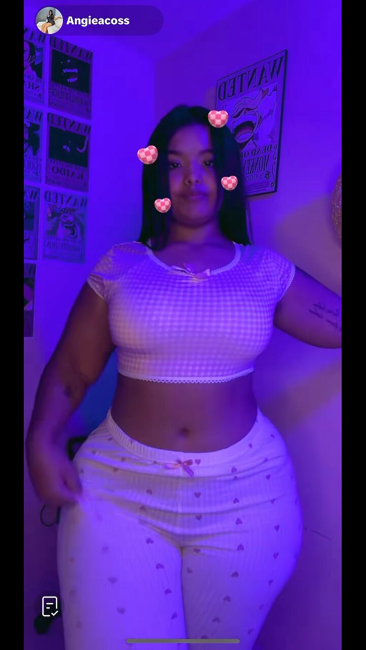 Baddie AngieACoss Tiktok Live