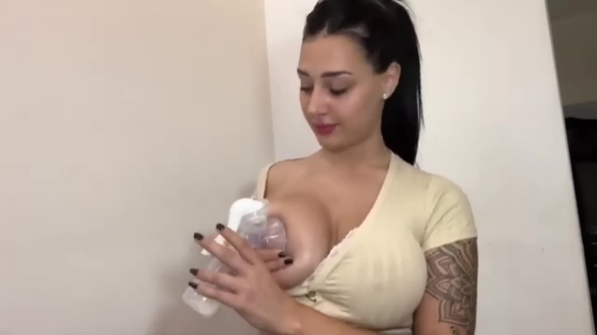 Breastfeeding Made Easy: 4K Angela Breast Pump Guide & Expert Tips