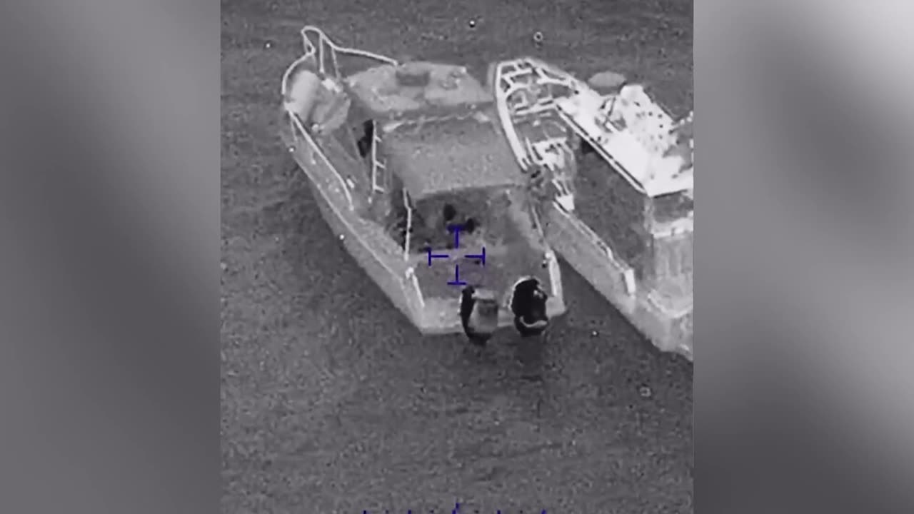 22 migrants, including 13 Chinese nationals, arrested aboard suspected smuggling boat in Florida thumbnail
