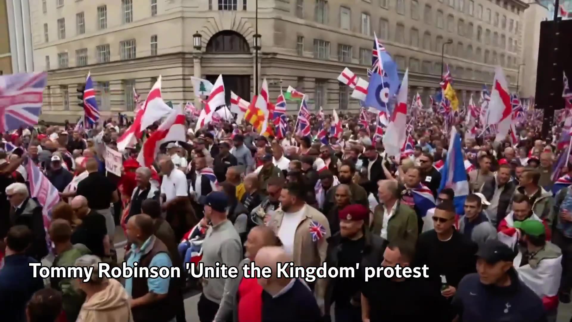 Over 100,000 turn out for Tommy Robinson rally and counter-protest