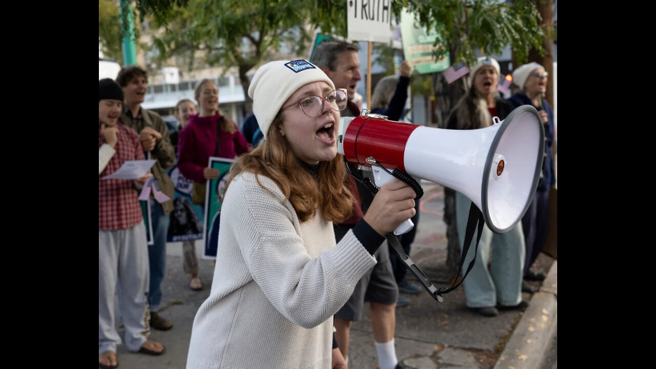Judge Dismisses Young Climate Activists Suit Challenging Trump on Fossil Fuels.mp4