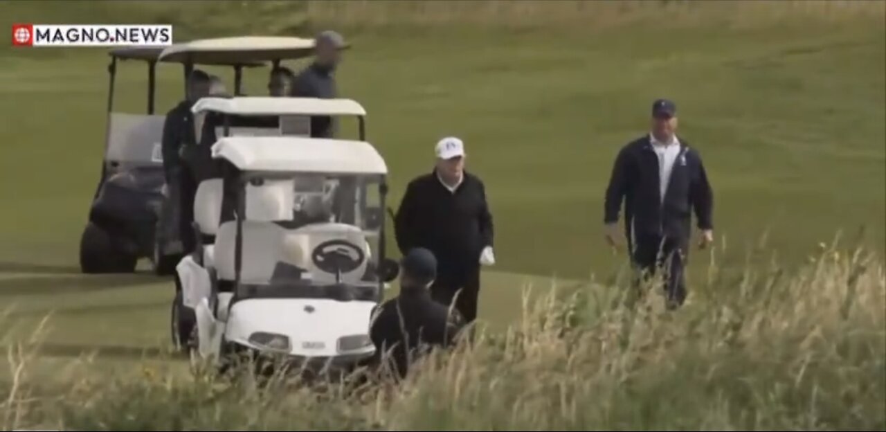 TRUMP❤️🇺🇸🥇🪽⛳️🏌️♂️PLAYS GOLF🤍🇺🇸🏅🪽⛳️🛺IN TURNBERRY SCOTLAND💙🇺🇸🏅🪽🏰⛳️🏴⭐️
