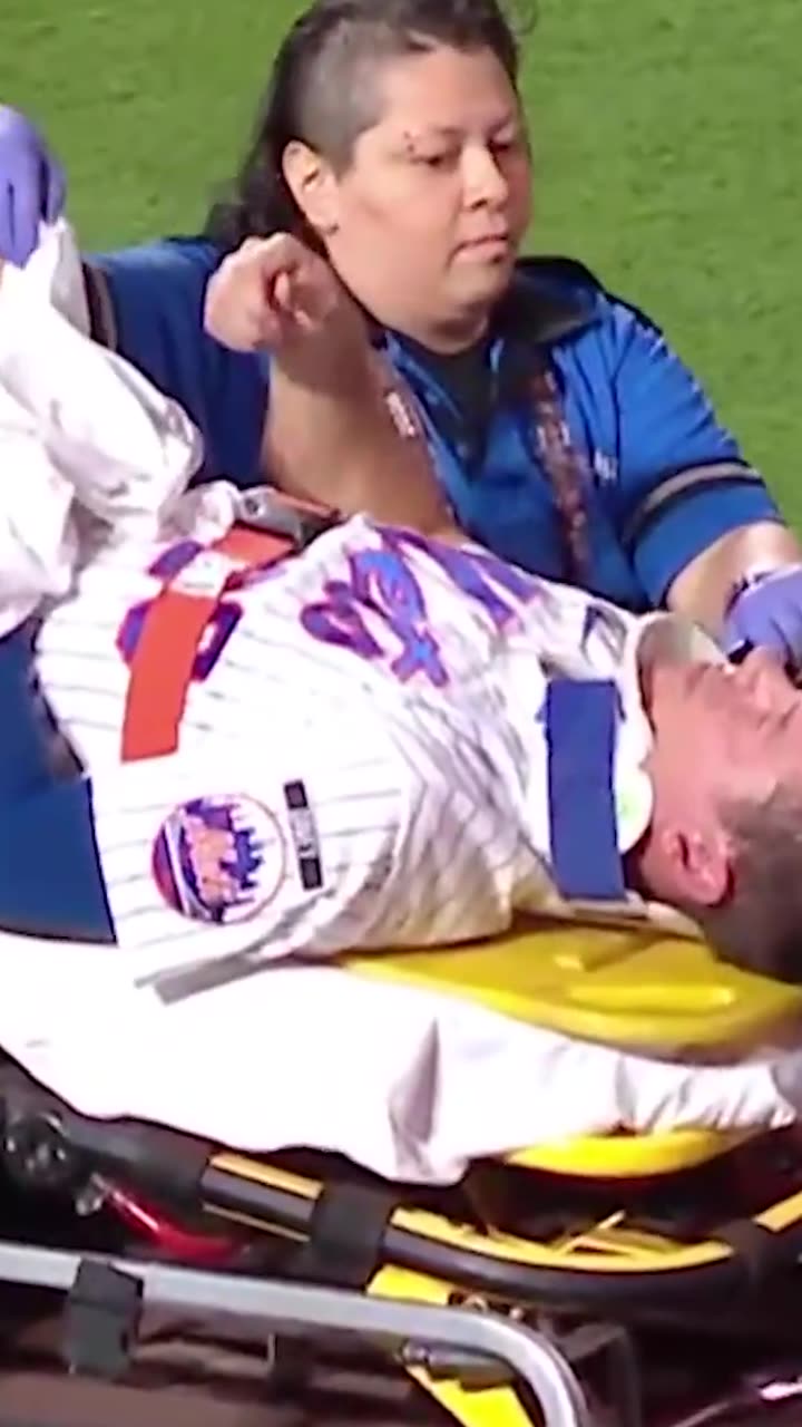 Mets Player Knocked Unconscious by a Knee to the Head — Then EMS Crew Turns the Rescue Into a Circus thumbnail
