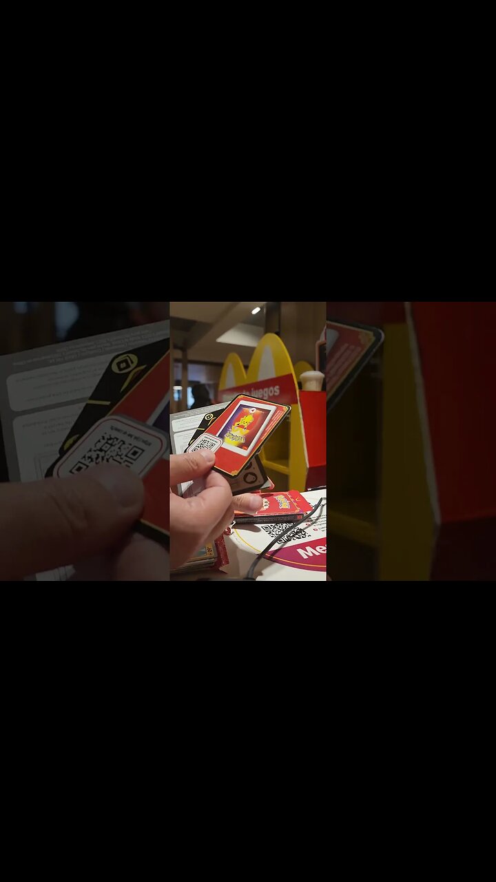 Apertura de sobres #PokemonGO Combate Express en el After Party de McDonald’s #PokeStgo 15.10.2023