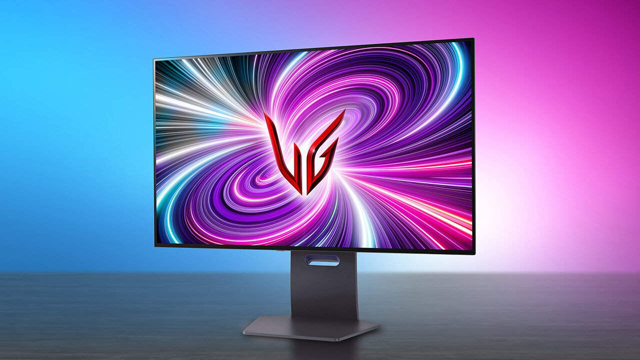 The New KING of Gaming Monitors! - LG Ultra Gear 32 4K OLED