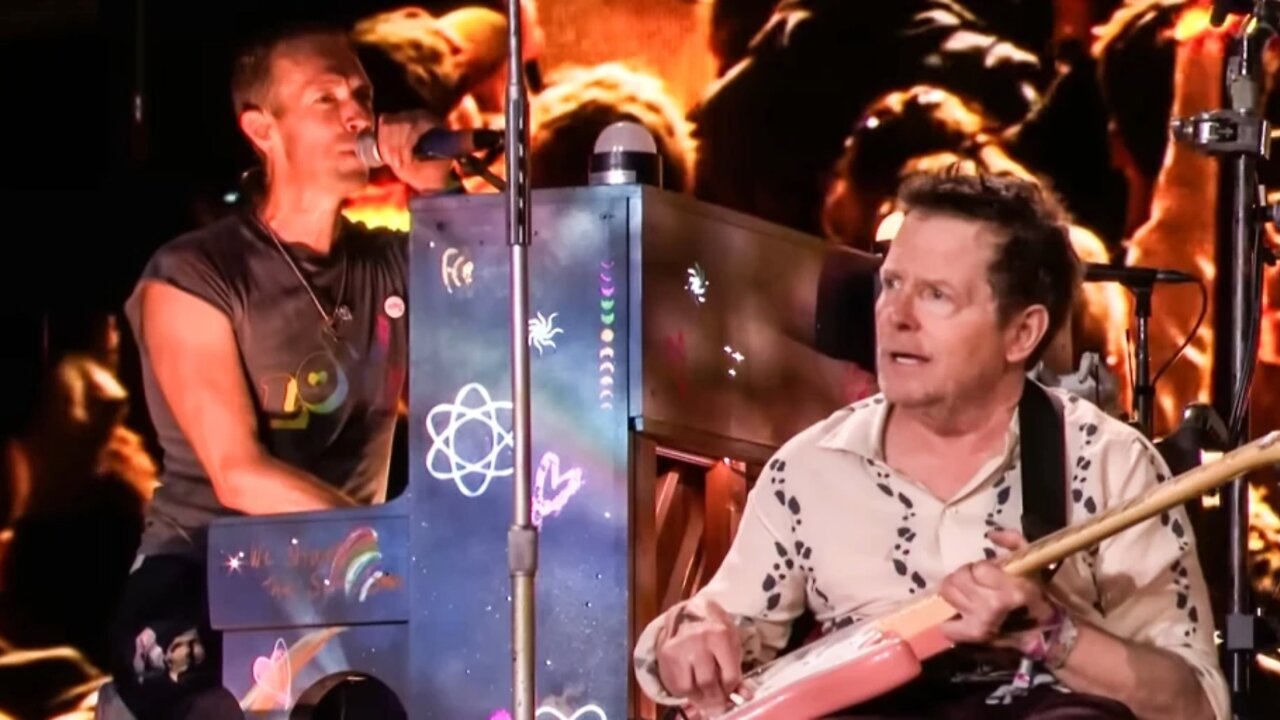 Coldplay (featuring Michael J. Fox) - Fix You Live @ Glastonbury