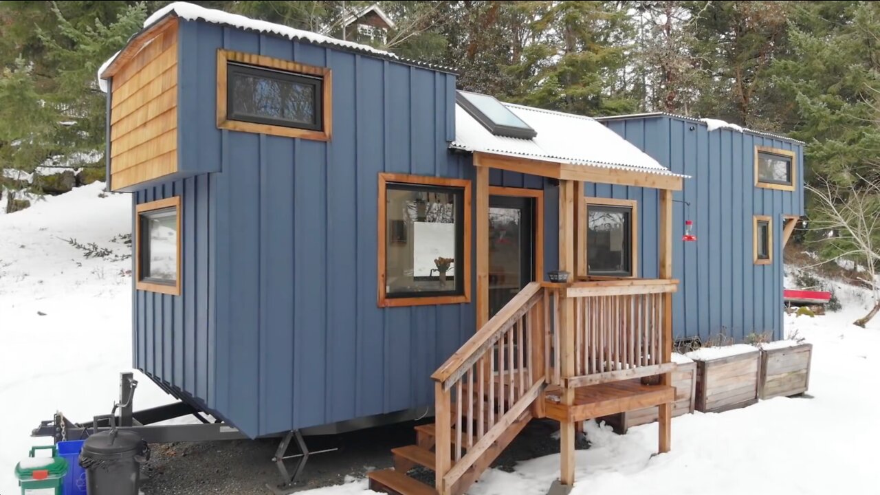Amy & Craigs West Coast Tiny Home