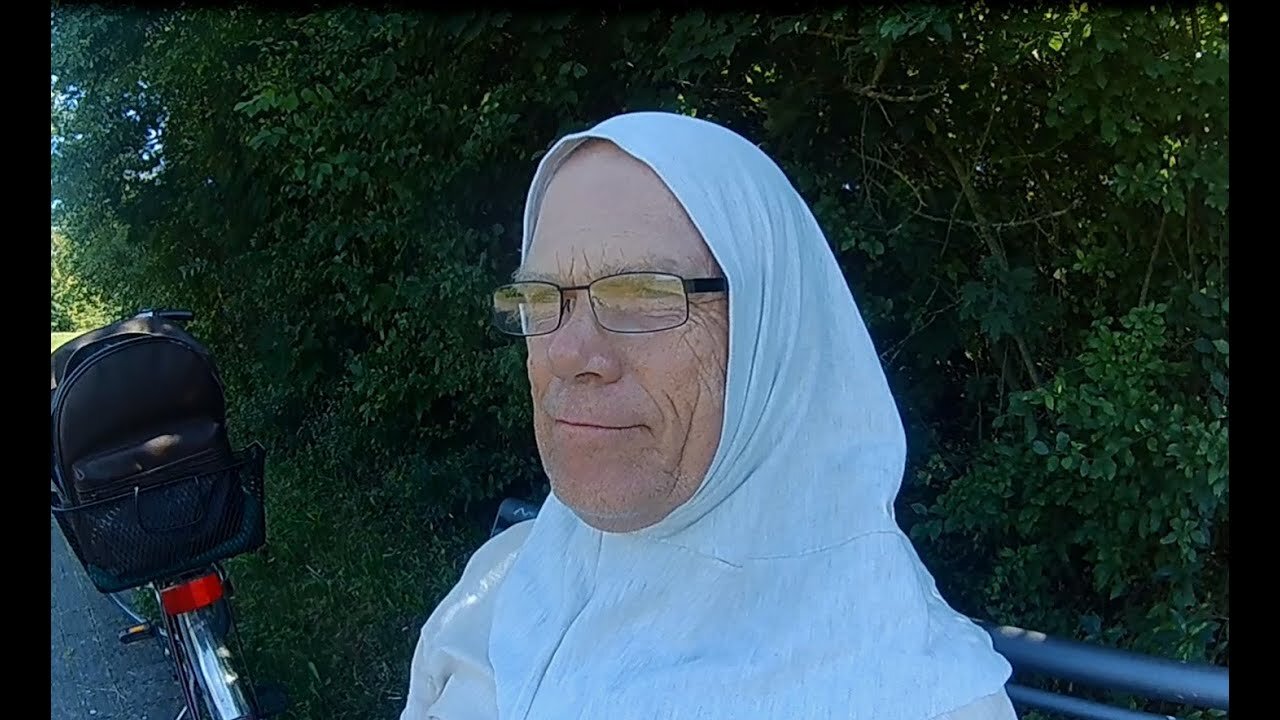 Ich trage mein Kopftuch freiwillig.@Sjefh DE🙈🐑🐑🐑 COV ID1984