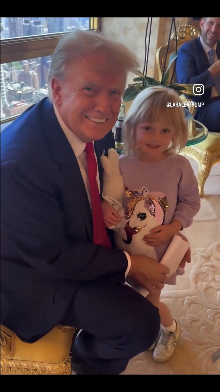 TRUMP❤️🇺🇸🥇🪽MEET WITH GRANDKIDS🤍🇺🇸🏅🪽🌇AT TRUMP TOWER💙🇺🇸🏅🪽🌇⭐️