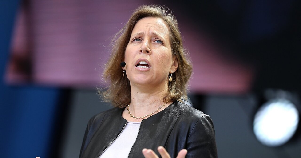 CEO de YouTube sugirió a los gobiernos aprobar leyes para controlar” lo que se dice en Internet