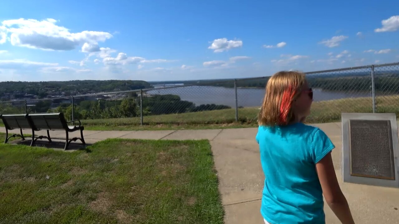 Hannibal, MO ~ Mini Golf ~ Bluff Overlook Mark Twains Birthplace