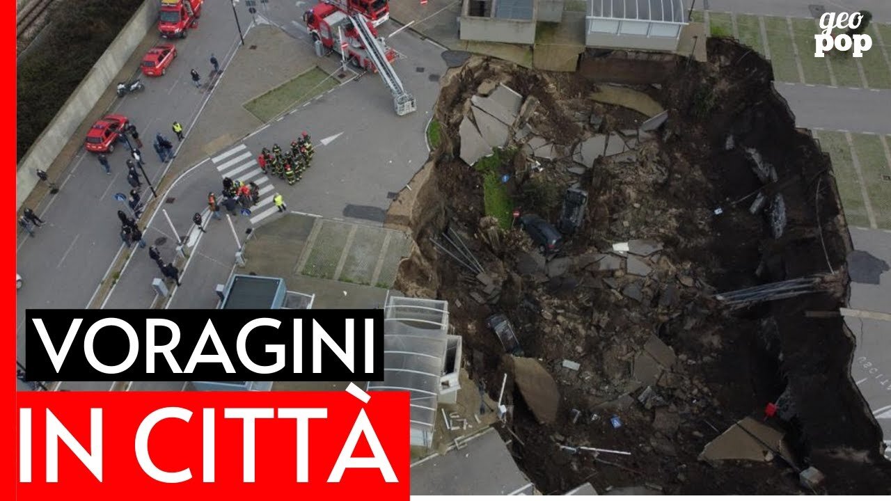 VORAGINE A NAPOLI LA SPIEGAZIONE GEOLOGICA DEL FENOMENO.Ad ogni strada la sua voragine:le Città bucate italiane.sono così le strade in Italia passando la dogana di Brogeda dal confine svizzero fino al Sud Italia giusto??