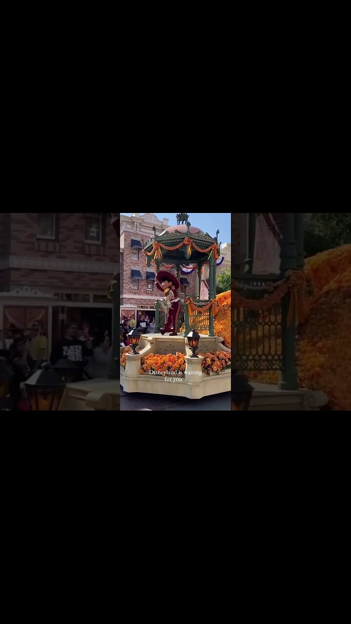 Desfile Magic Happens Parade Disneyland Park California