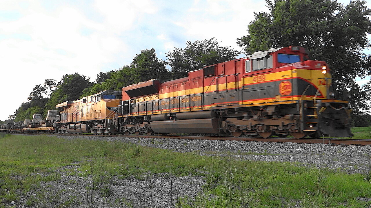 π Loaded Military Train with KCS EMD SD70ACe & Union Pacific π