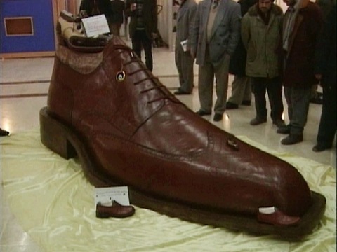 Massive 10-Foot Shoe