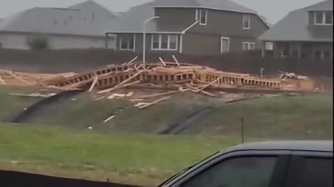 Texans capture the stunning moment a brand new house under construction