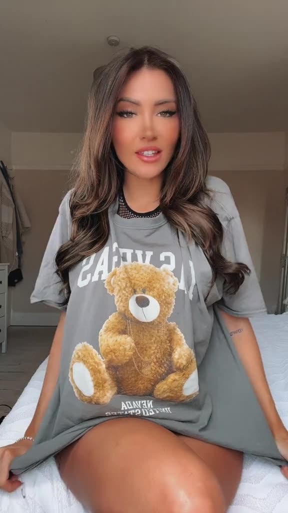 BAGGY CLOTH VS BIKINI 🍒🍑TIK TOK #shorts #hotgirls #sexy #girls #hot #model #hotgirl