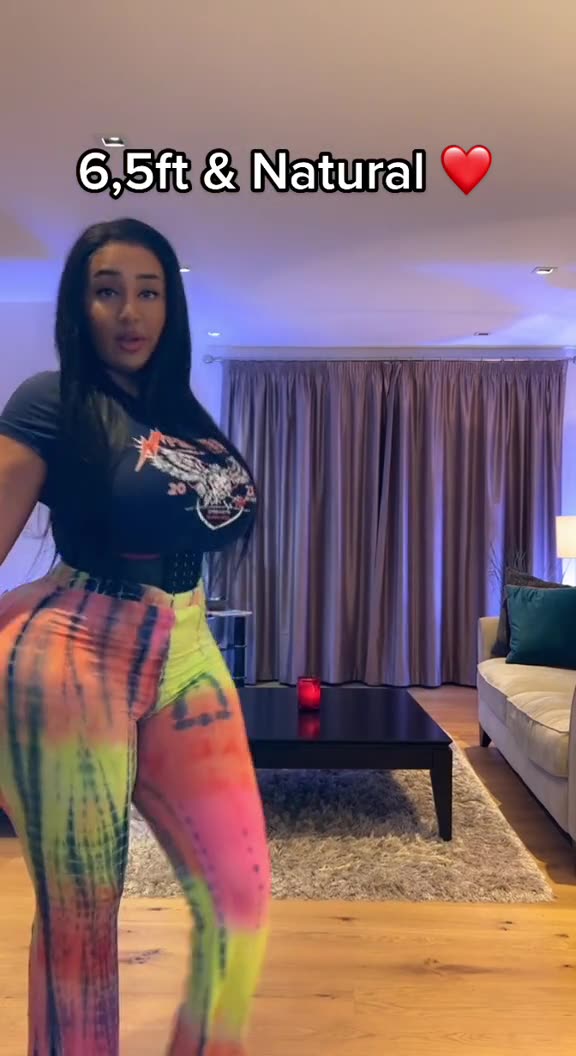 BIG GIRL🍑 tik tok🍒#shorts #hotgirls #sexy #girls #hot #model #hotgirl #sexygirls