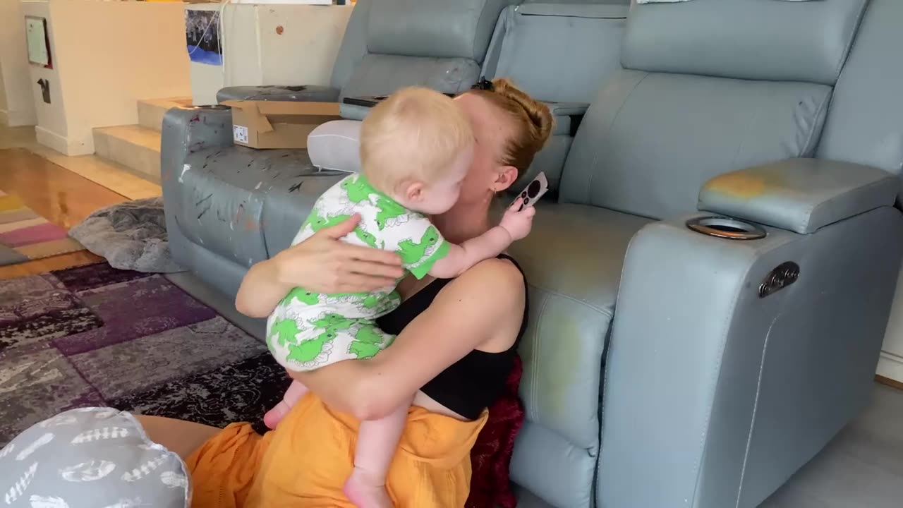 PIPER BEING A DISTRACTION WHILE SPENCER BREASTFEEDS//