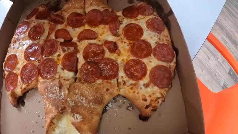 Little Caesars in Mexico! Pizza Pizza!