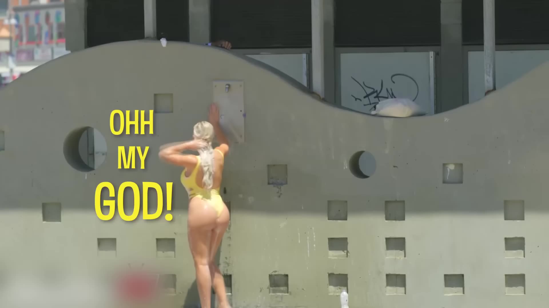 SHAMPOO PRANK 4 | Broma รฉpica del shampoo infinito en la playa